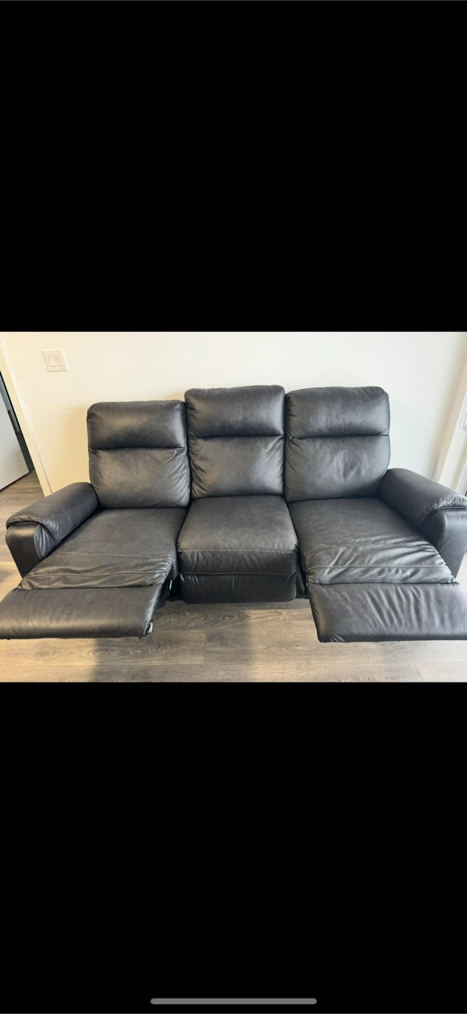 (ASHLEY) Black Leather Reclining Sofa