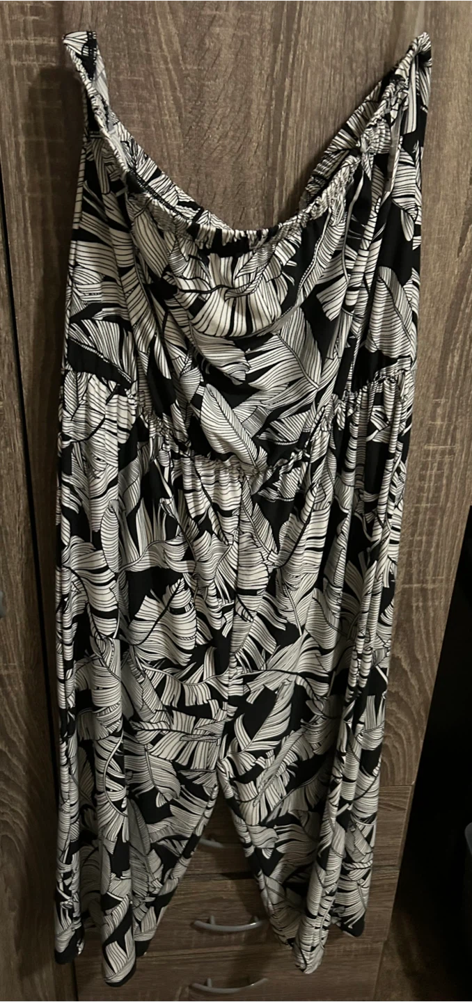 XXL Black & White Leaf Print Jumpsuit