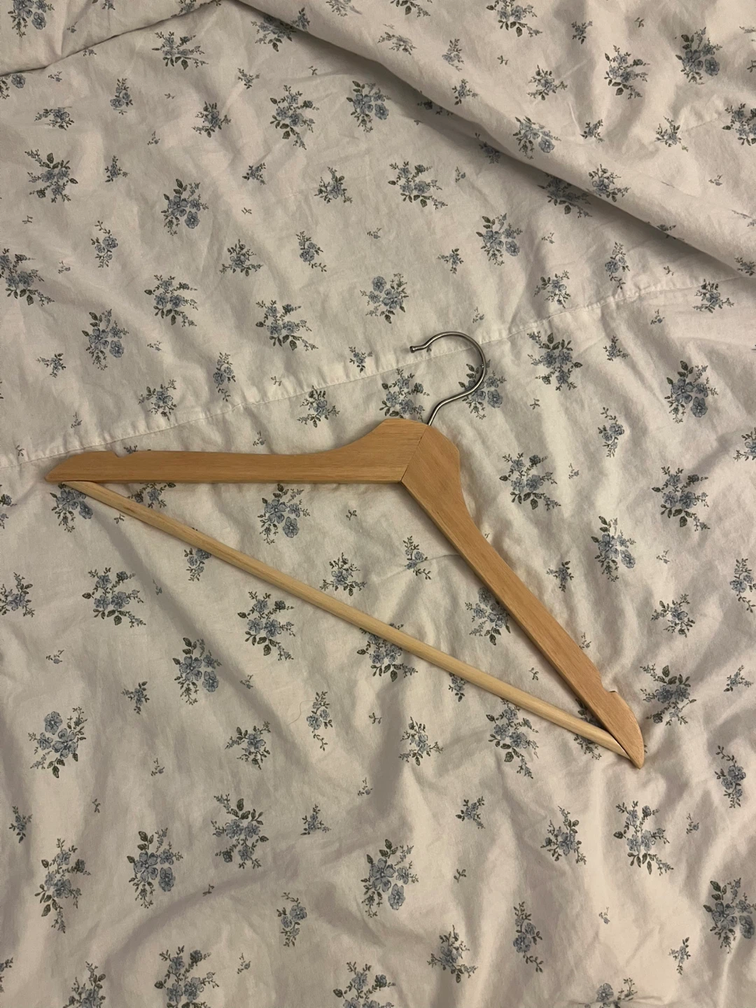 Wooden Clothes Hangers - photo 2