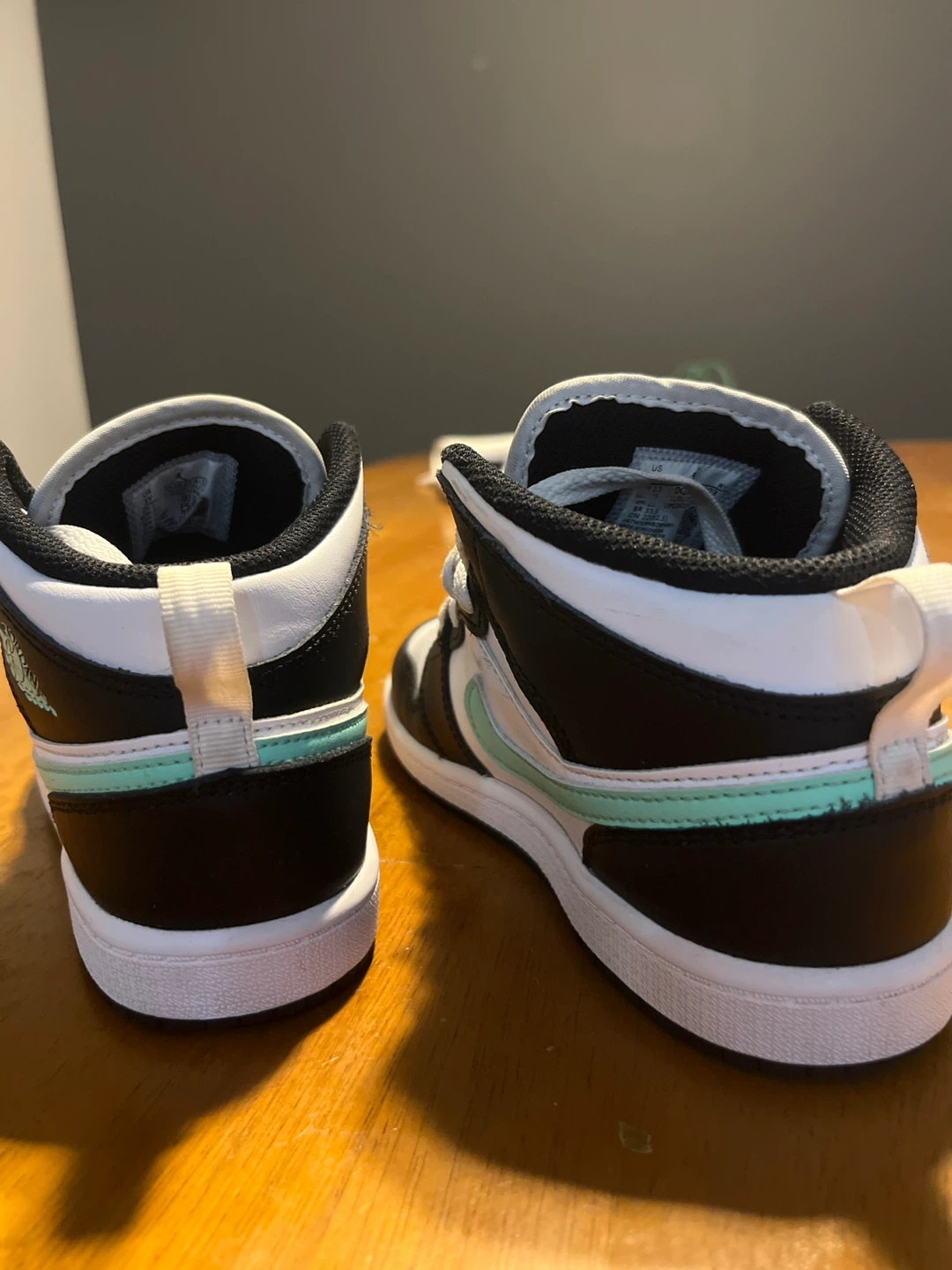 Jordan 1 Mid SE Toddler Shoes - Size 3Y - photo 3