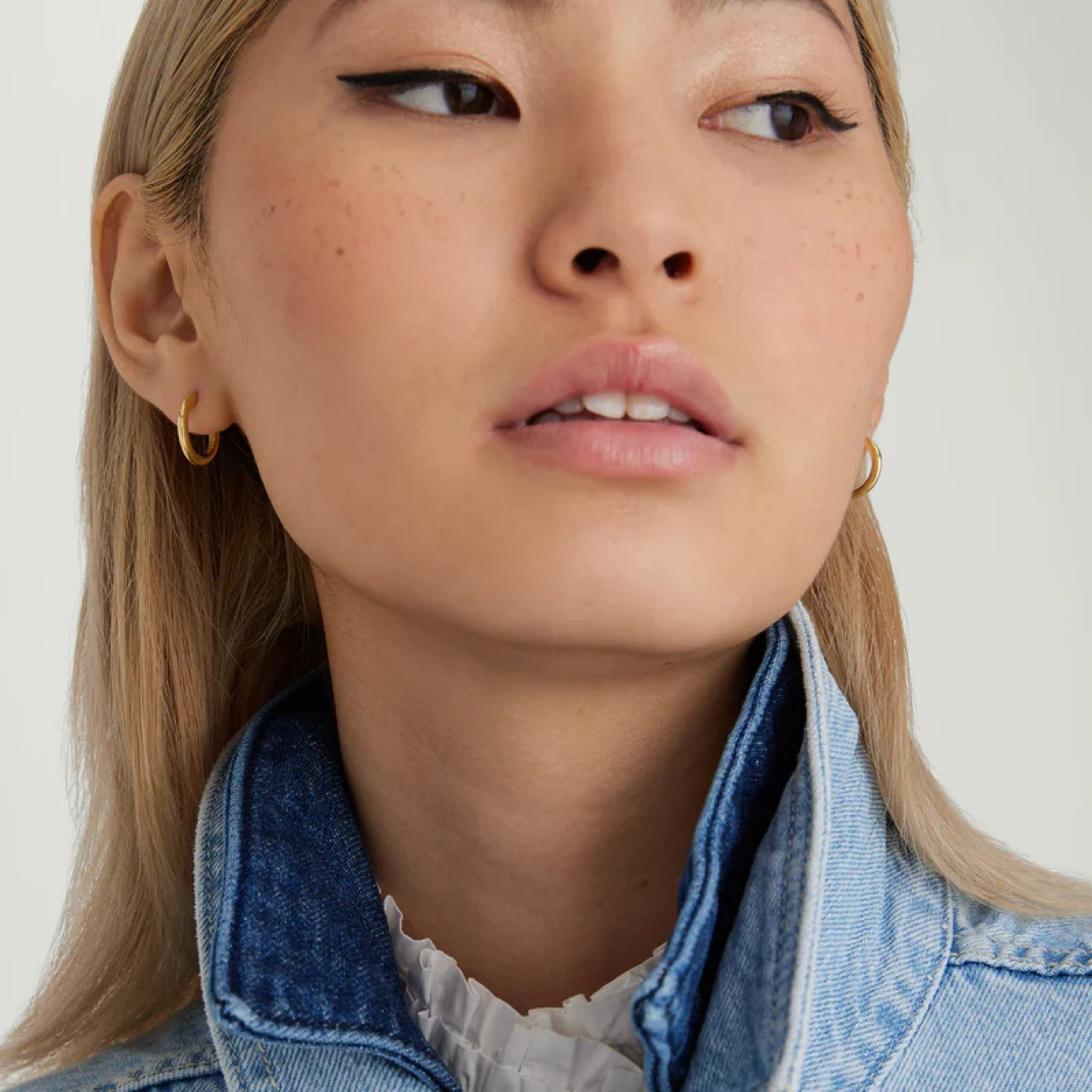 Mejuri gold vermeil medium hoops earrings - photo 2