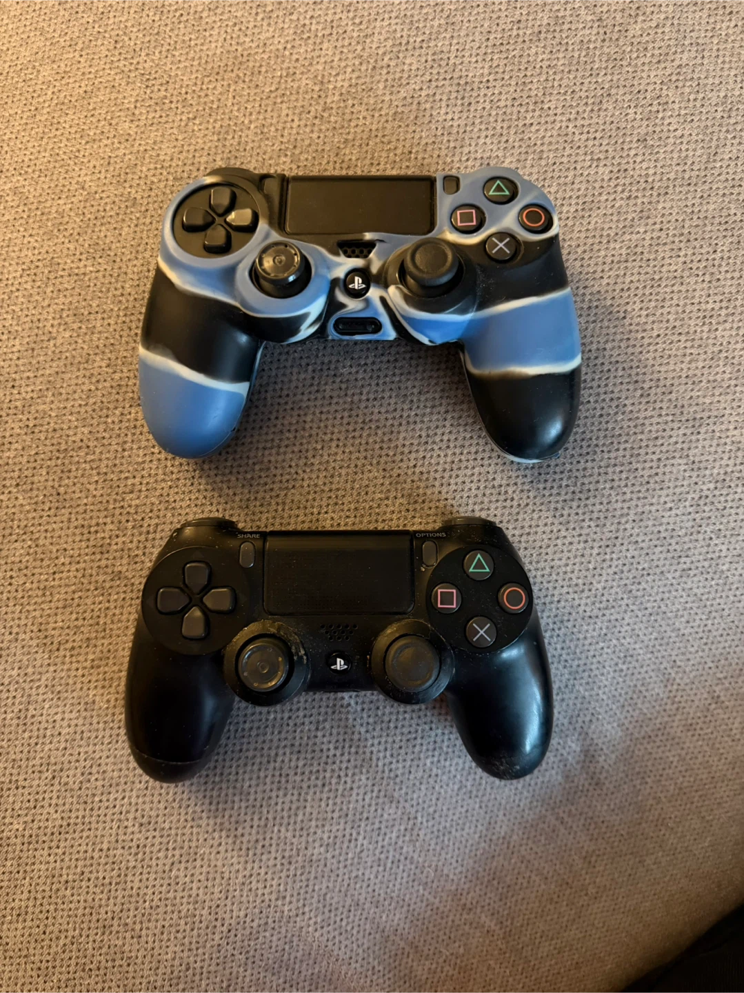 PS4 Slim 1T + 2 Controllers - photo 2