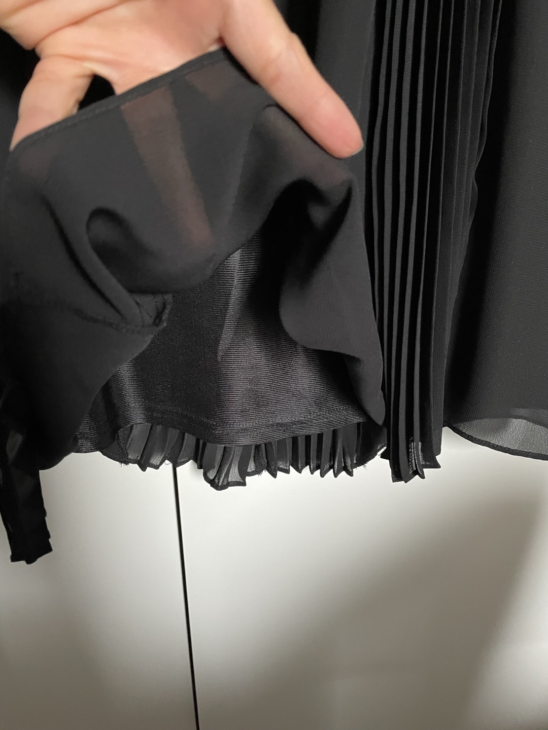 Black Pleated Sleeveless Dress - photo 5