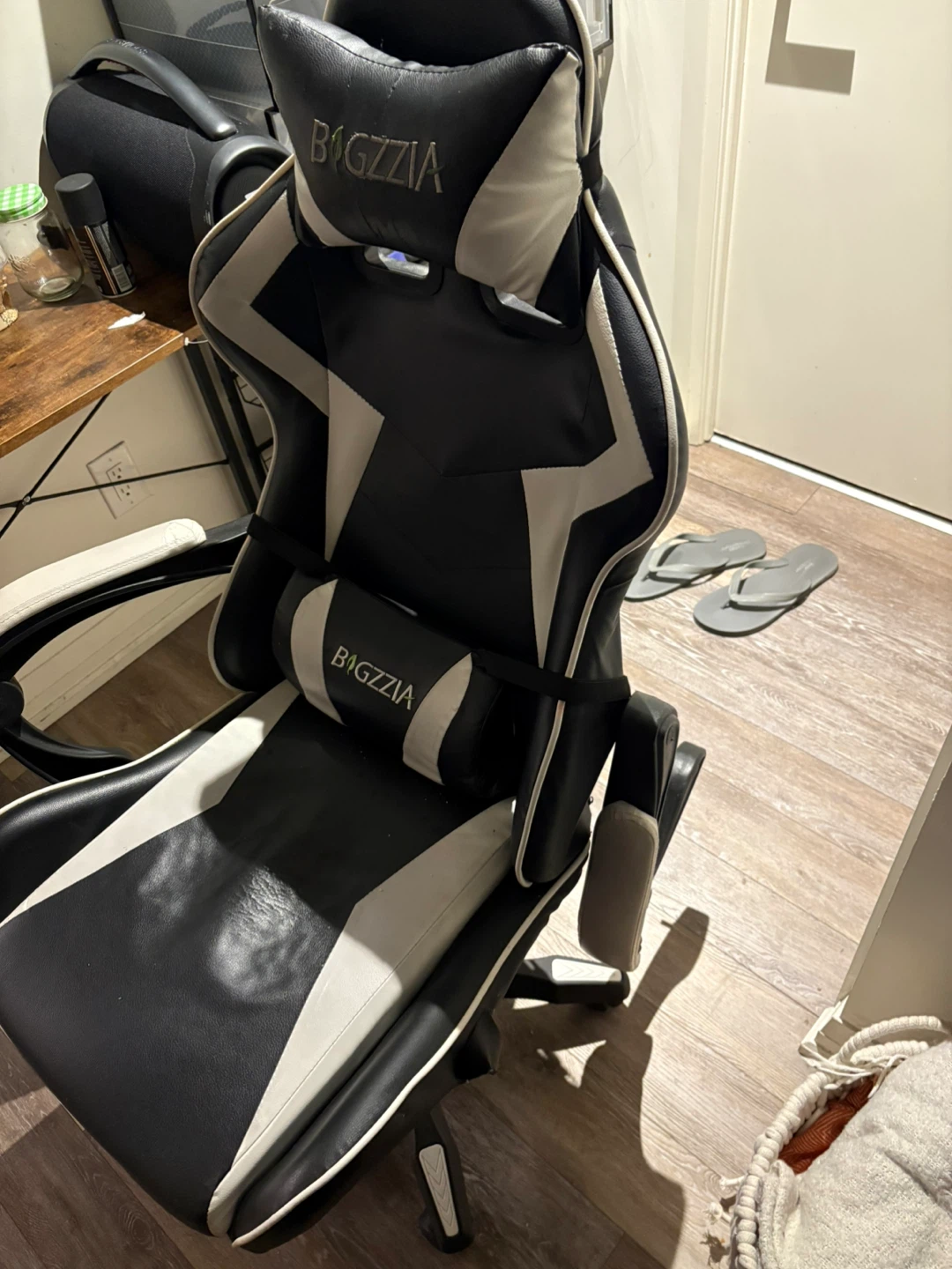 Bigzzia Gaming Chair - Black & White - photo 2
