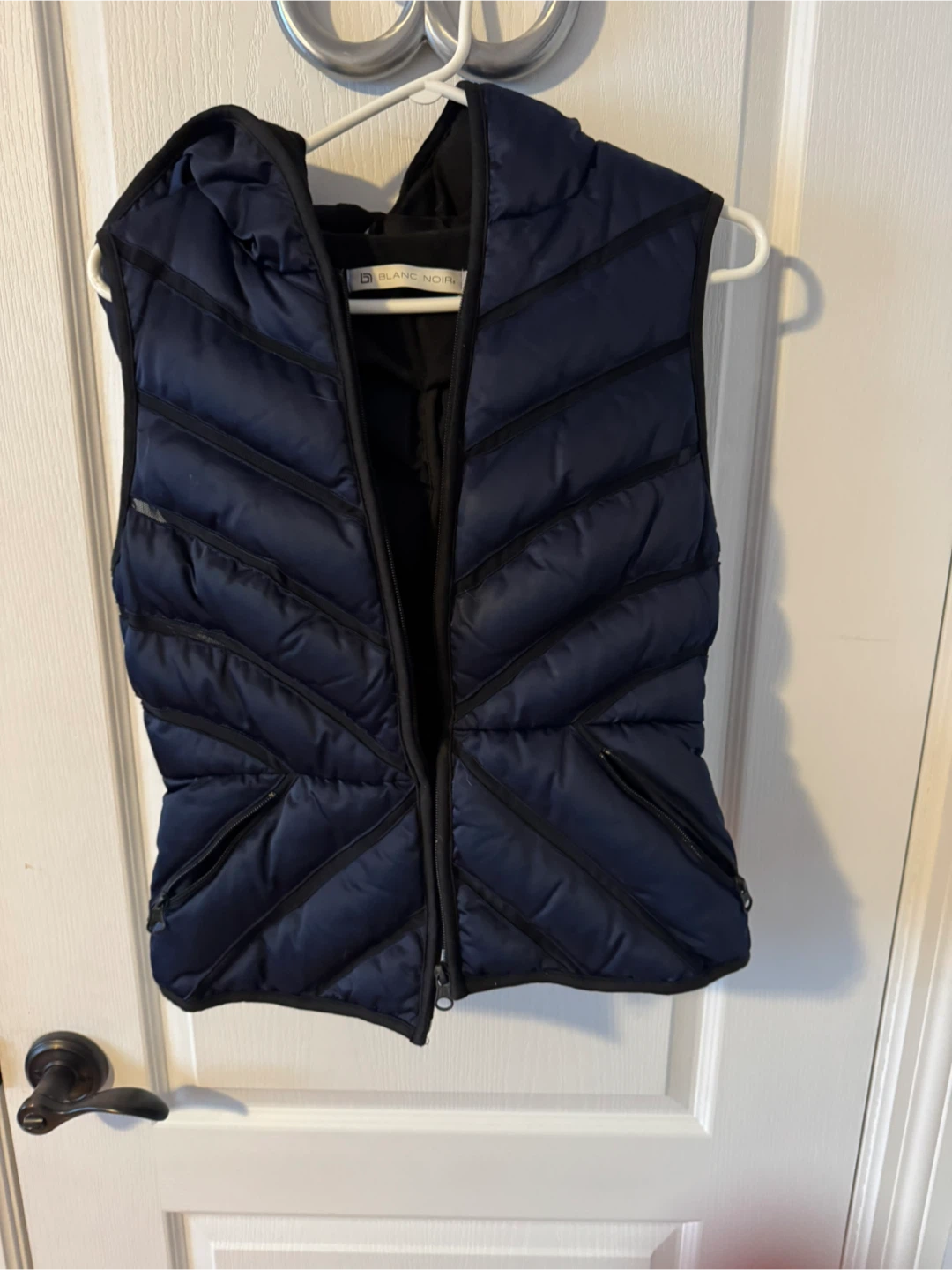 Blanc Noir Puffer Vest - MED women’s