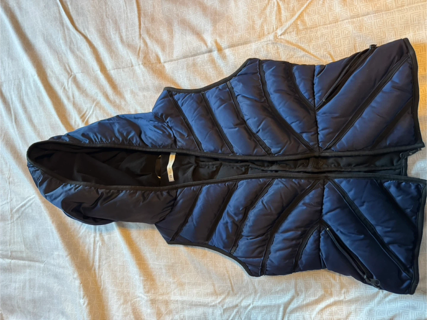 Blanc Noir Puffer Vest - MED women’s - photo 2