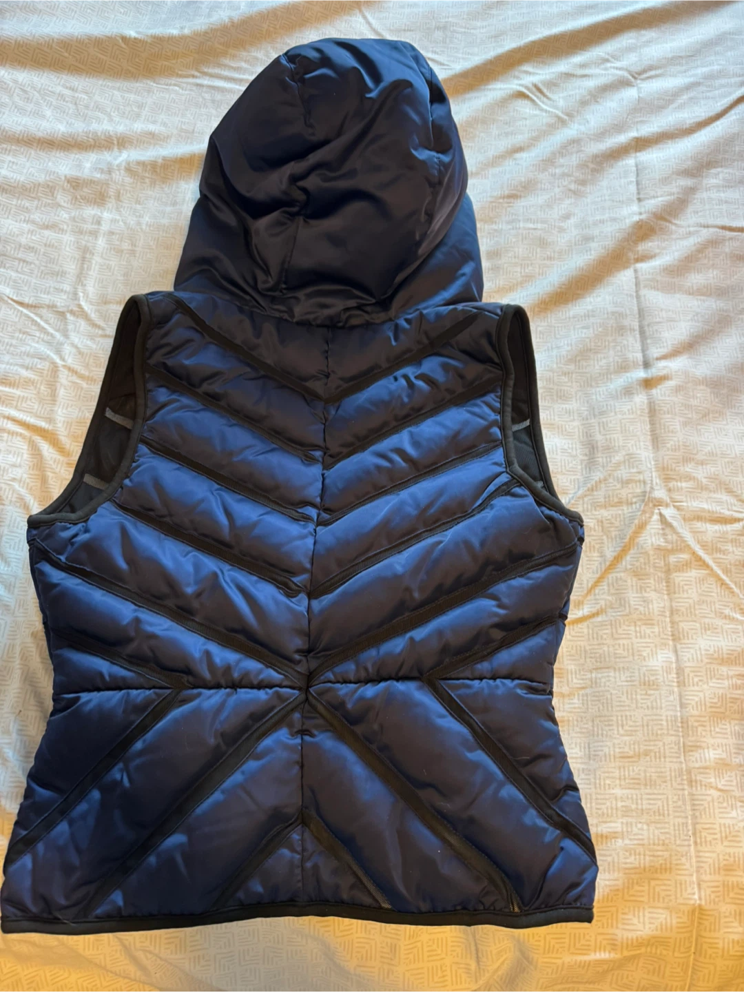 Blanc Noir Puffer Vest - MED women’s - photo 3
