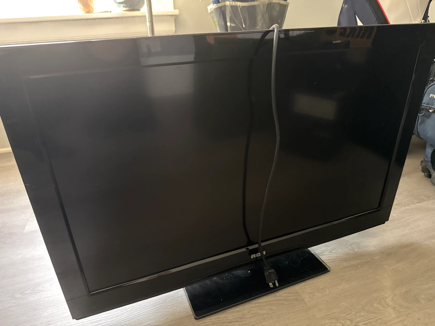 Free 32in TVs - photo 4