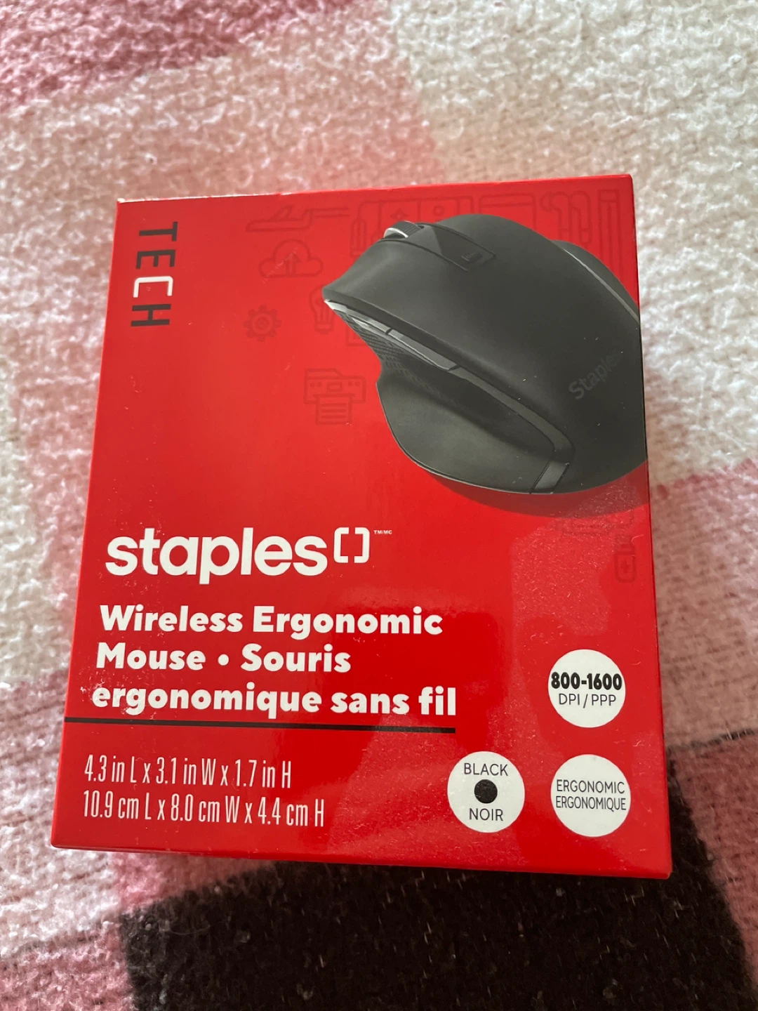 New Staples Wireless Ergonomic Mouse - Black
