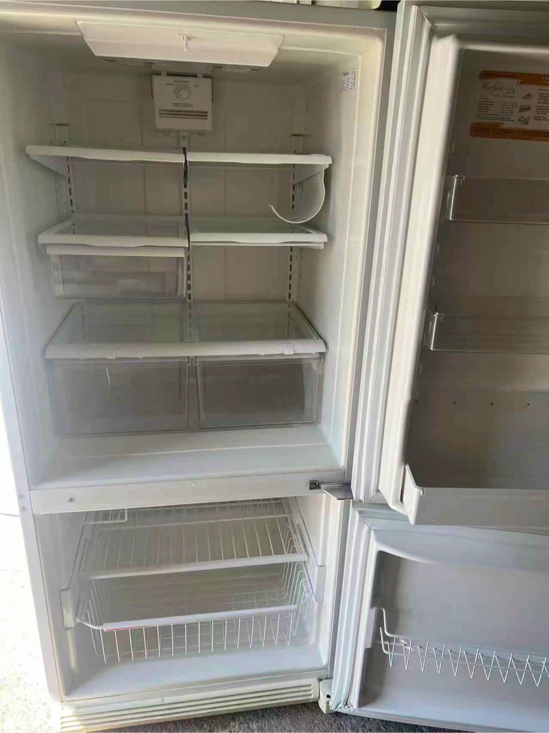 Good condition Whirlpiol fridge $160 - photo 4