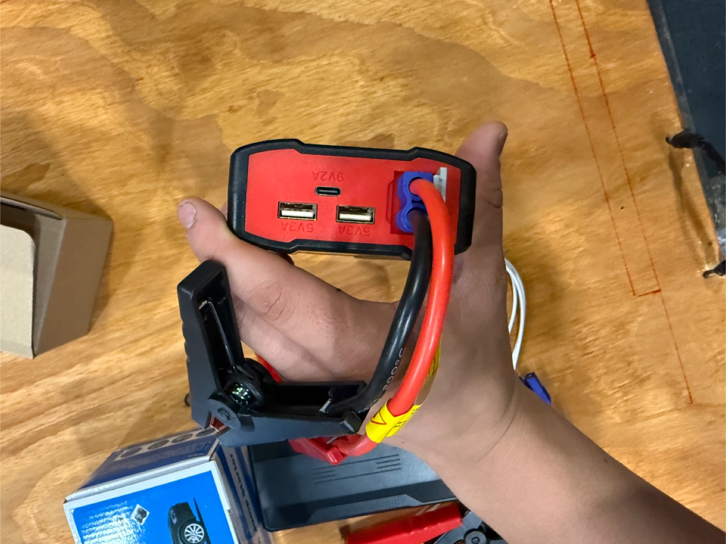 Multi-Function Jump Starter - Portable 12V - photo 2