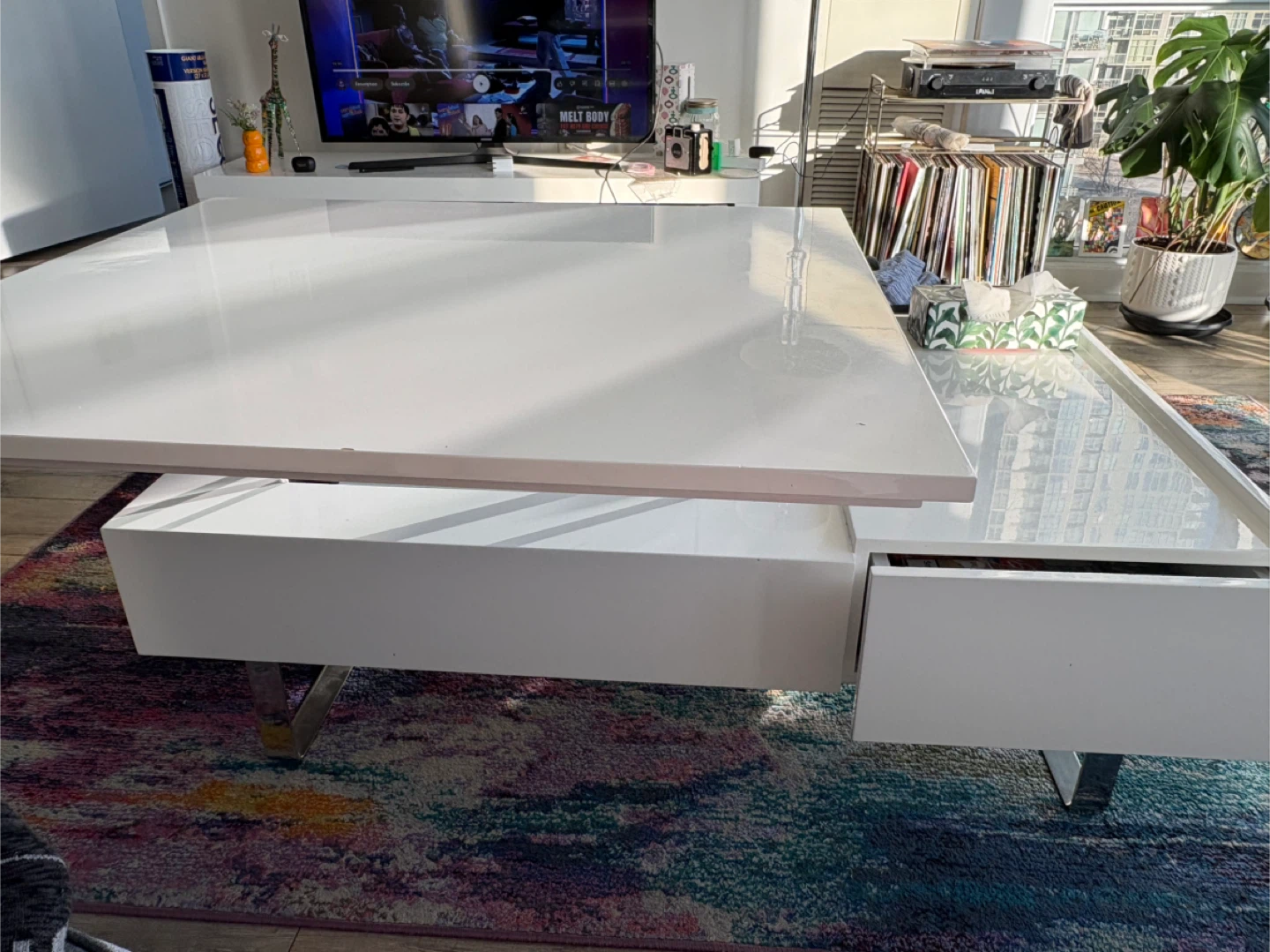 White Lift Top Coffee Table - photo 3
