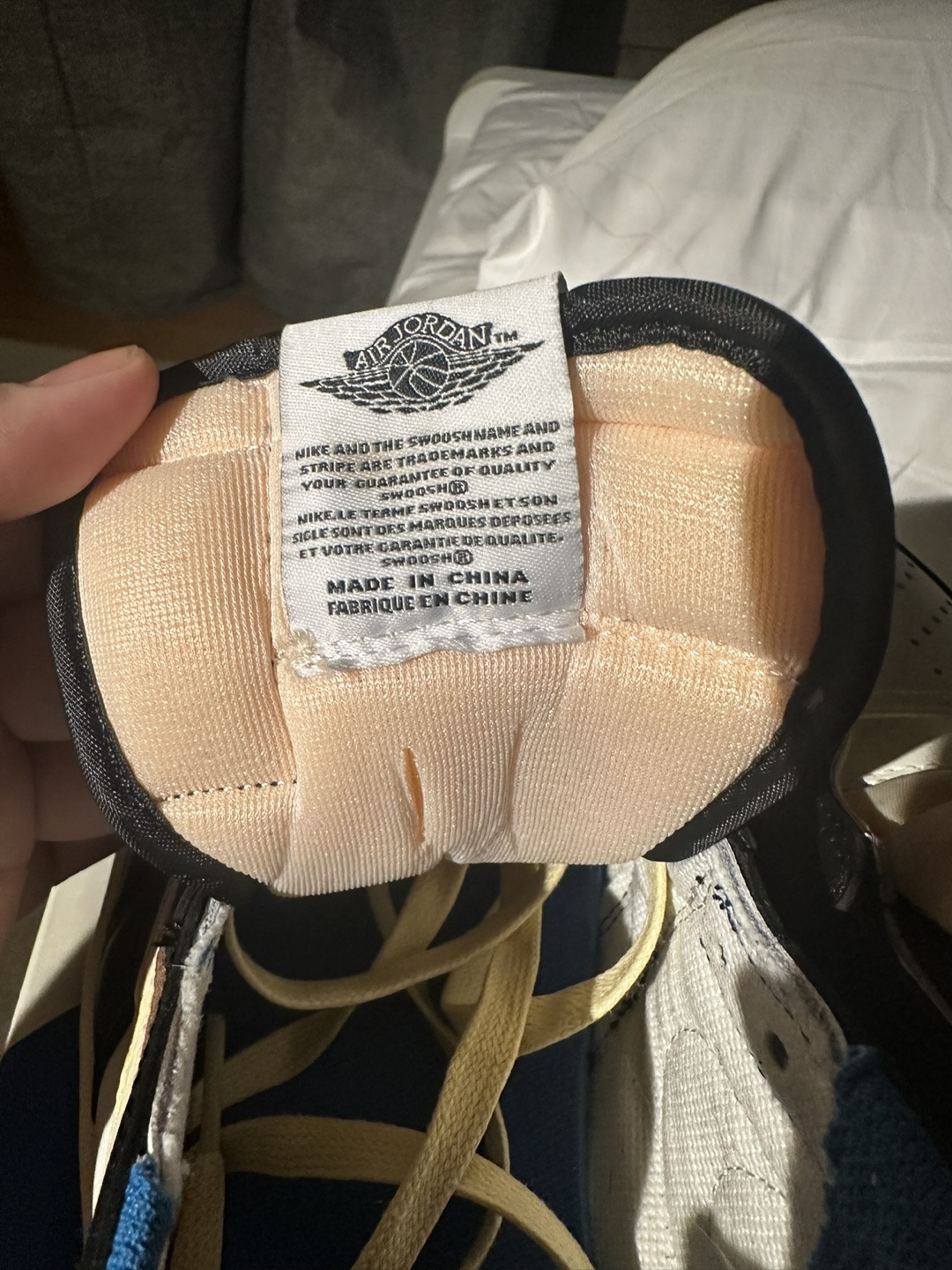 Air Jordan 1  - Size 8 - photo 2
