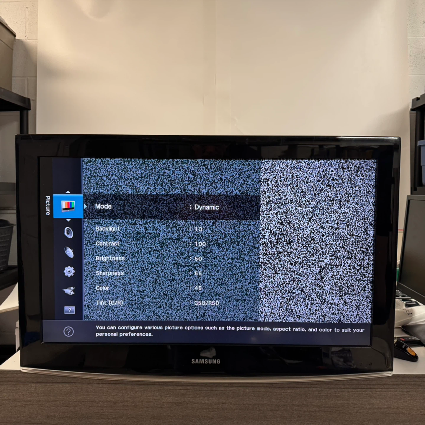 Samsung 32” LCD TV LN32B360C5D – Fully Working – With Remote