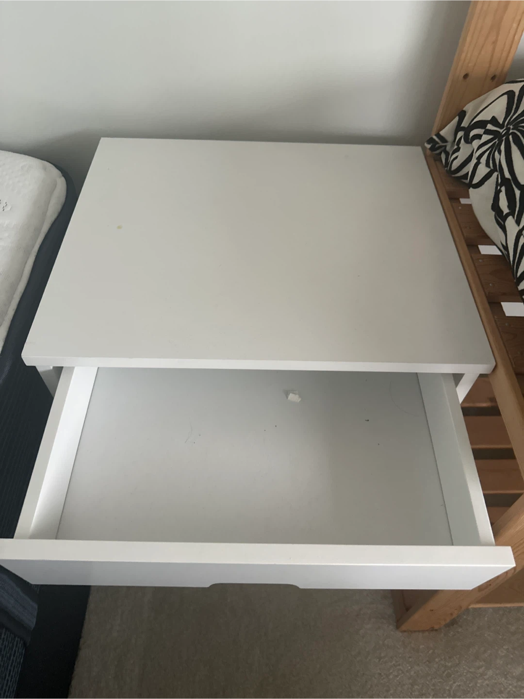 White bedside table with drawer - photo 2