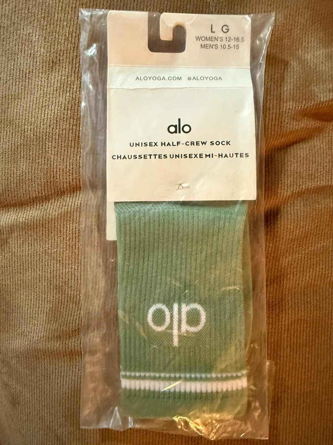 New Alo Yoga Unisex Half-Crew Sock - Size L
