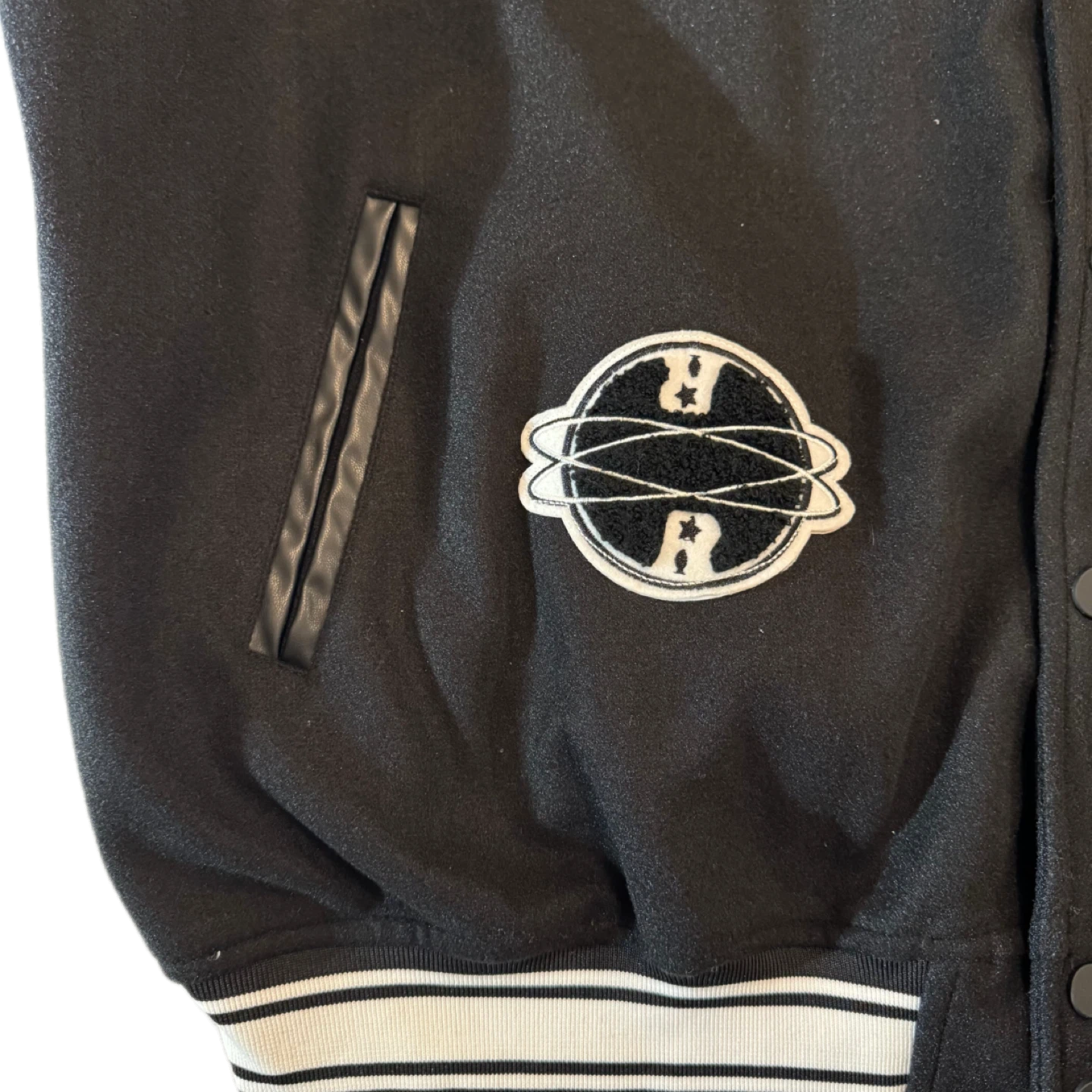 Black Oversized Varsity Jacket – Tag 6XL , Used - photo 4