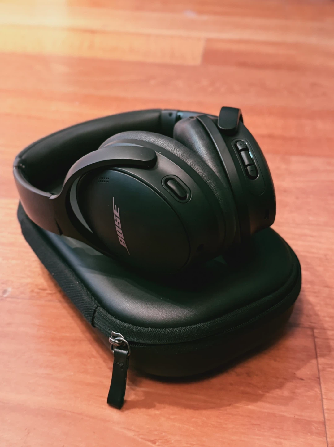 Bose QuietComfort 45 Headphones - Black - photo 2