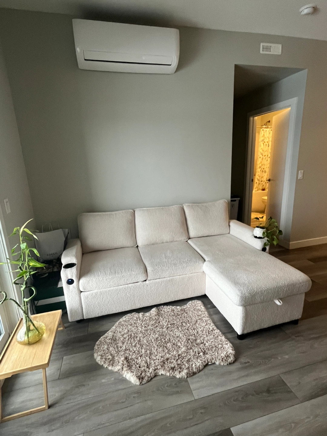 White Sofa - photo 4