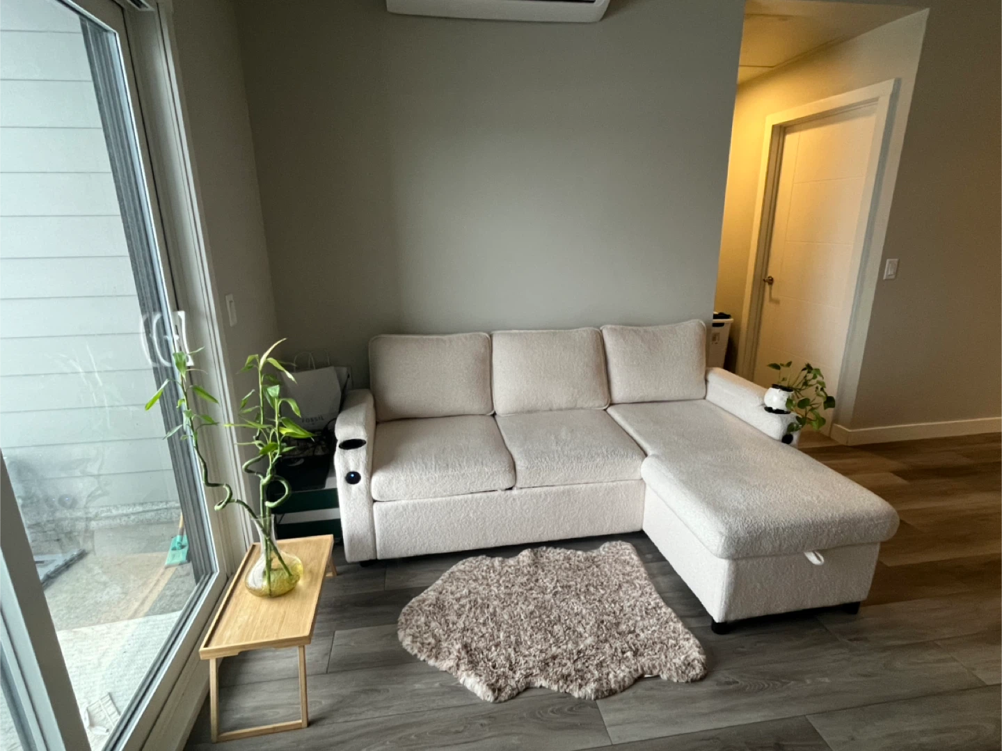 White Sofa - photo 3