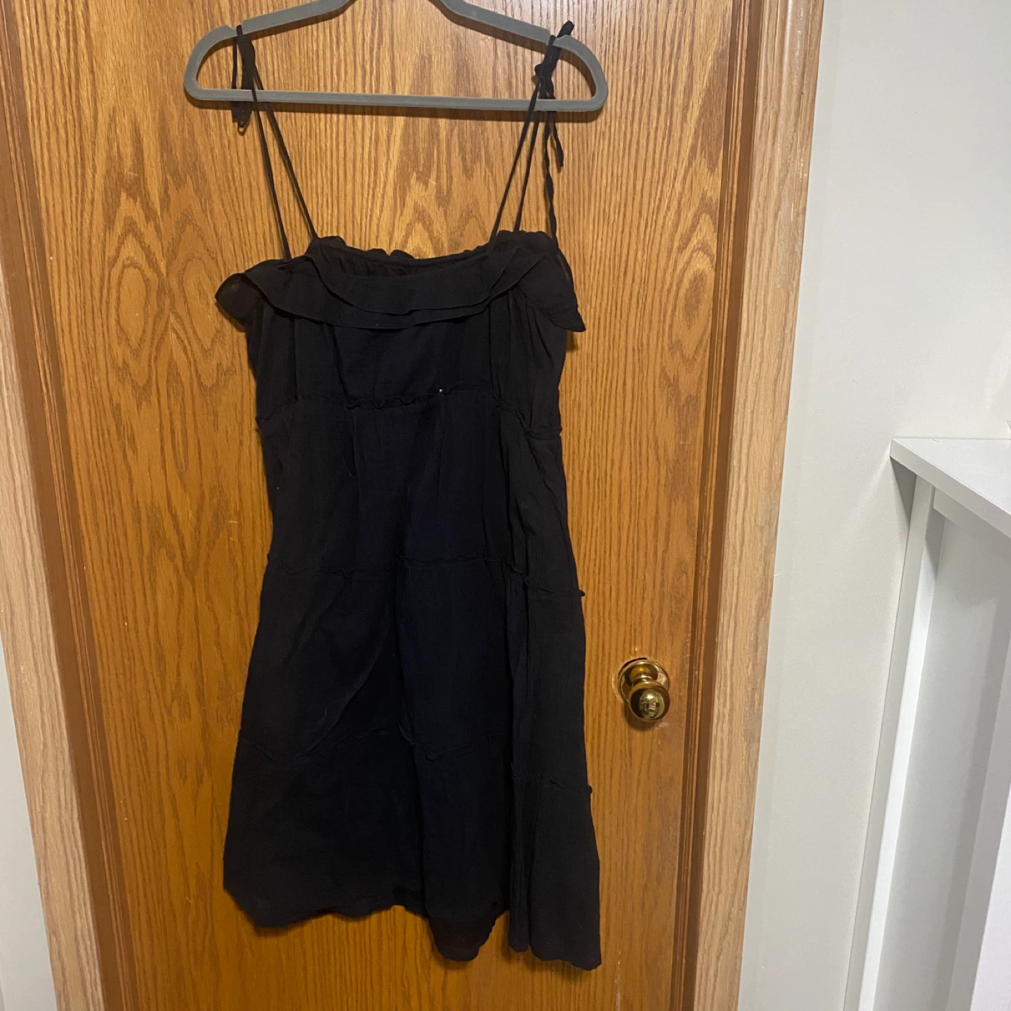 Really cute black tie up strap dress - photo 4
