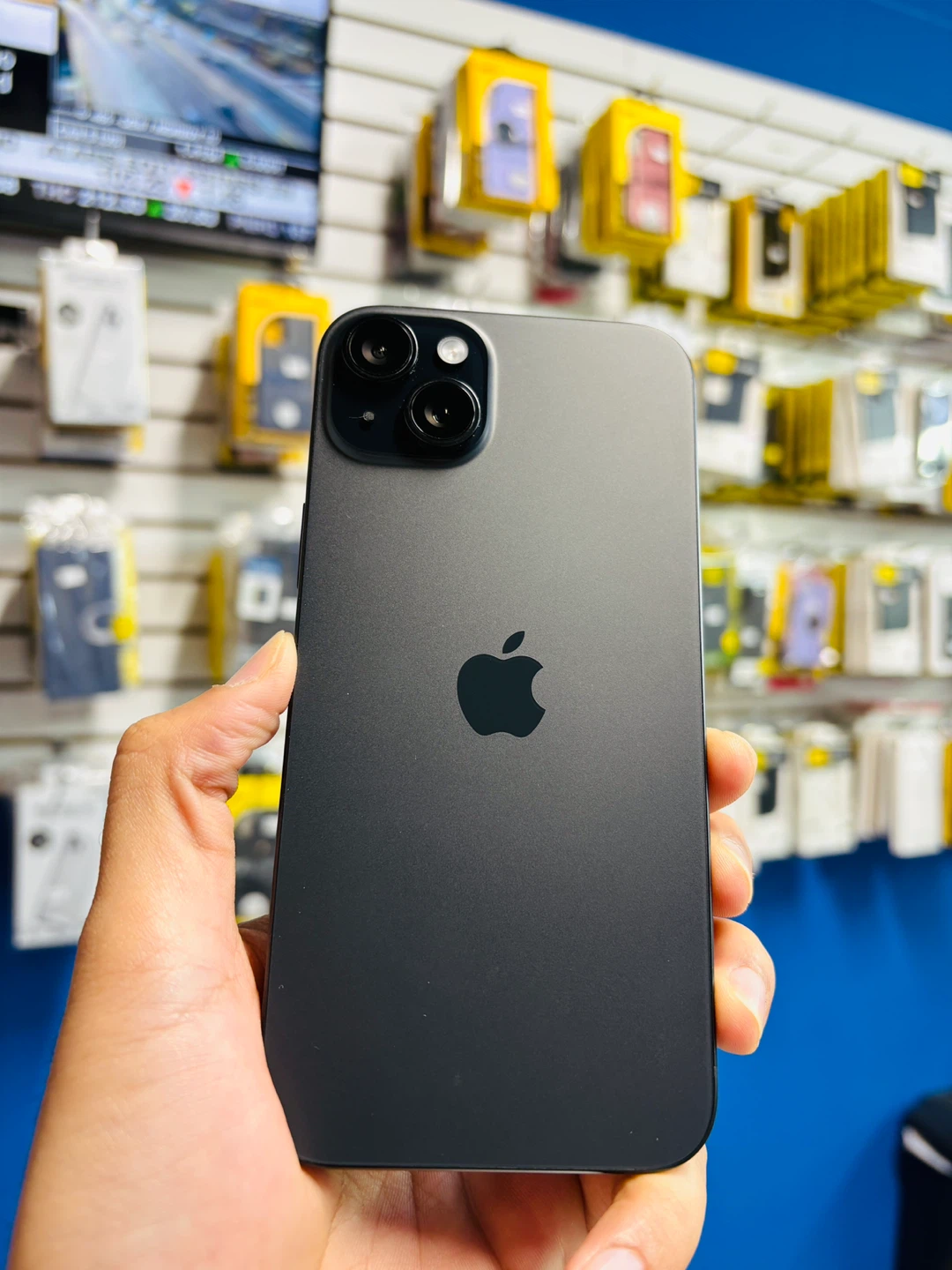 iPhone 15 128gb (Store Warranty)