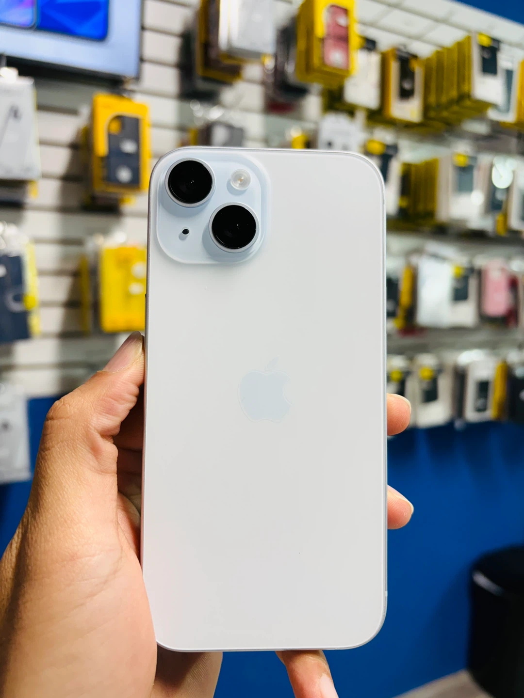 iPhone 15 128gb (Store Warranty)