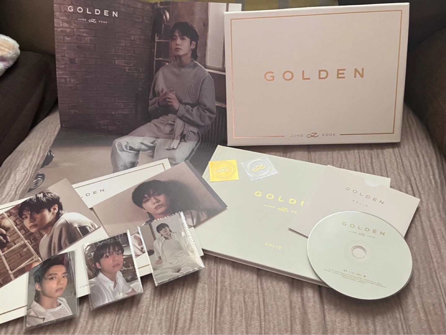 Jungkook (BTS) - Golden Album - photo 2