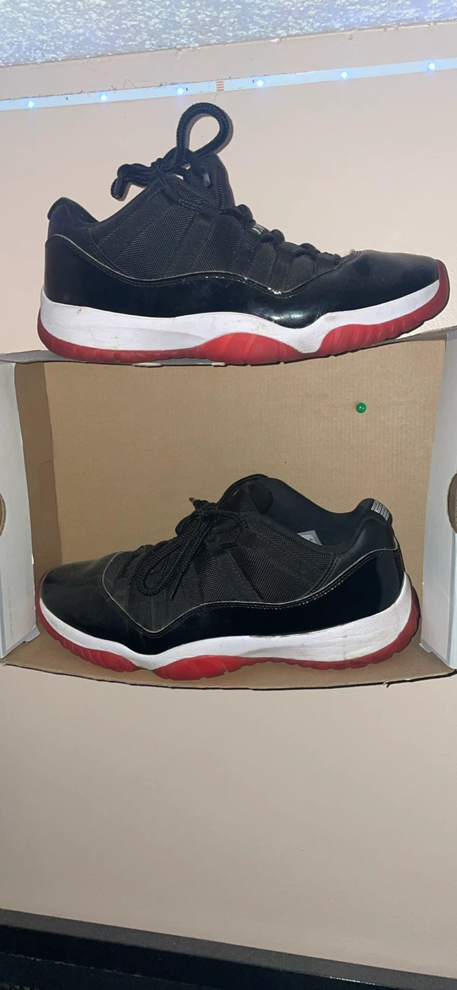 Air Jordan 11 Retro Low IE Bred