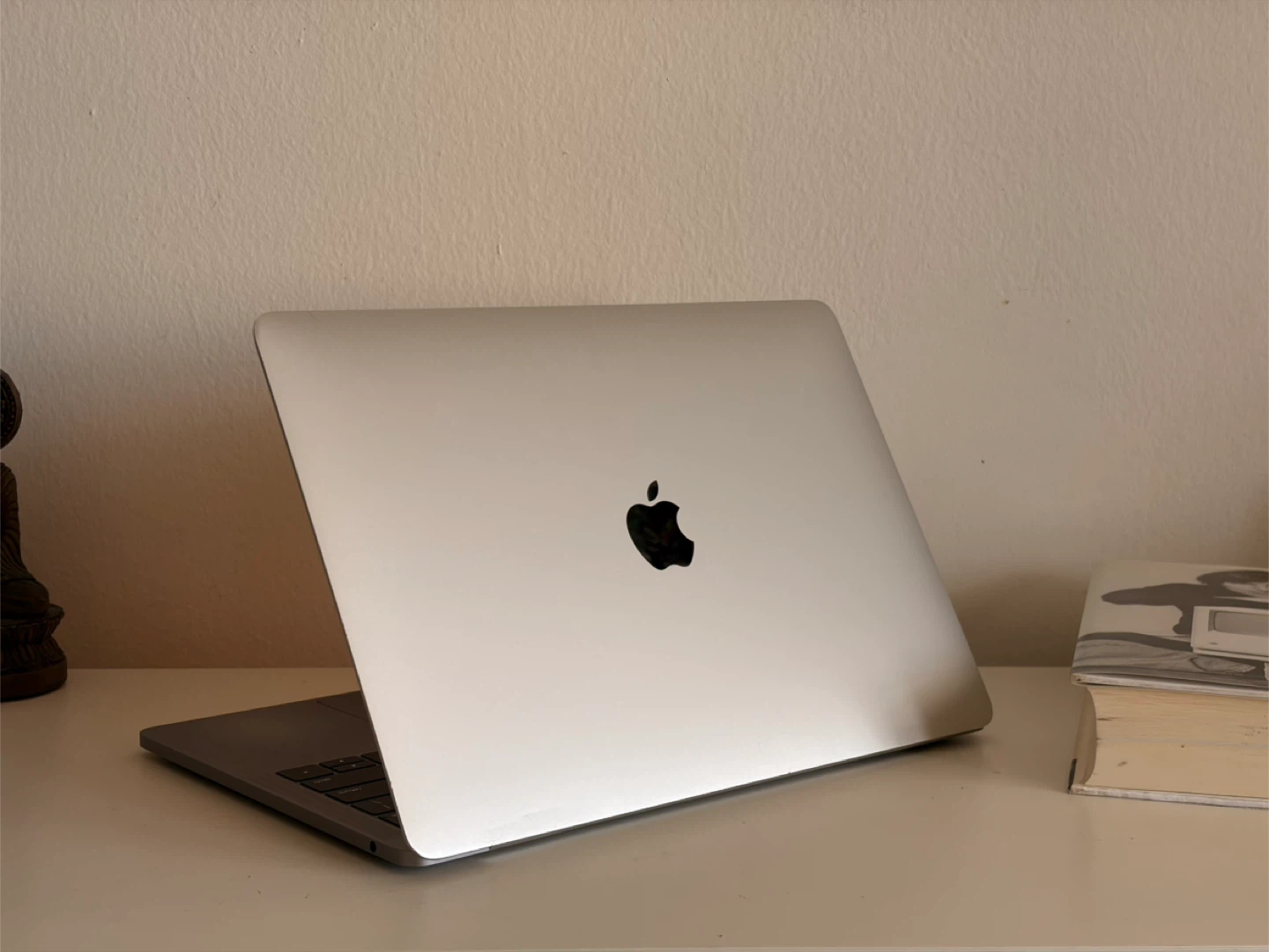 Apple MacBook Pro 13 (2017, i5) - Excellent Condition - photo 5