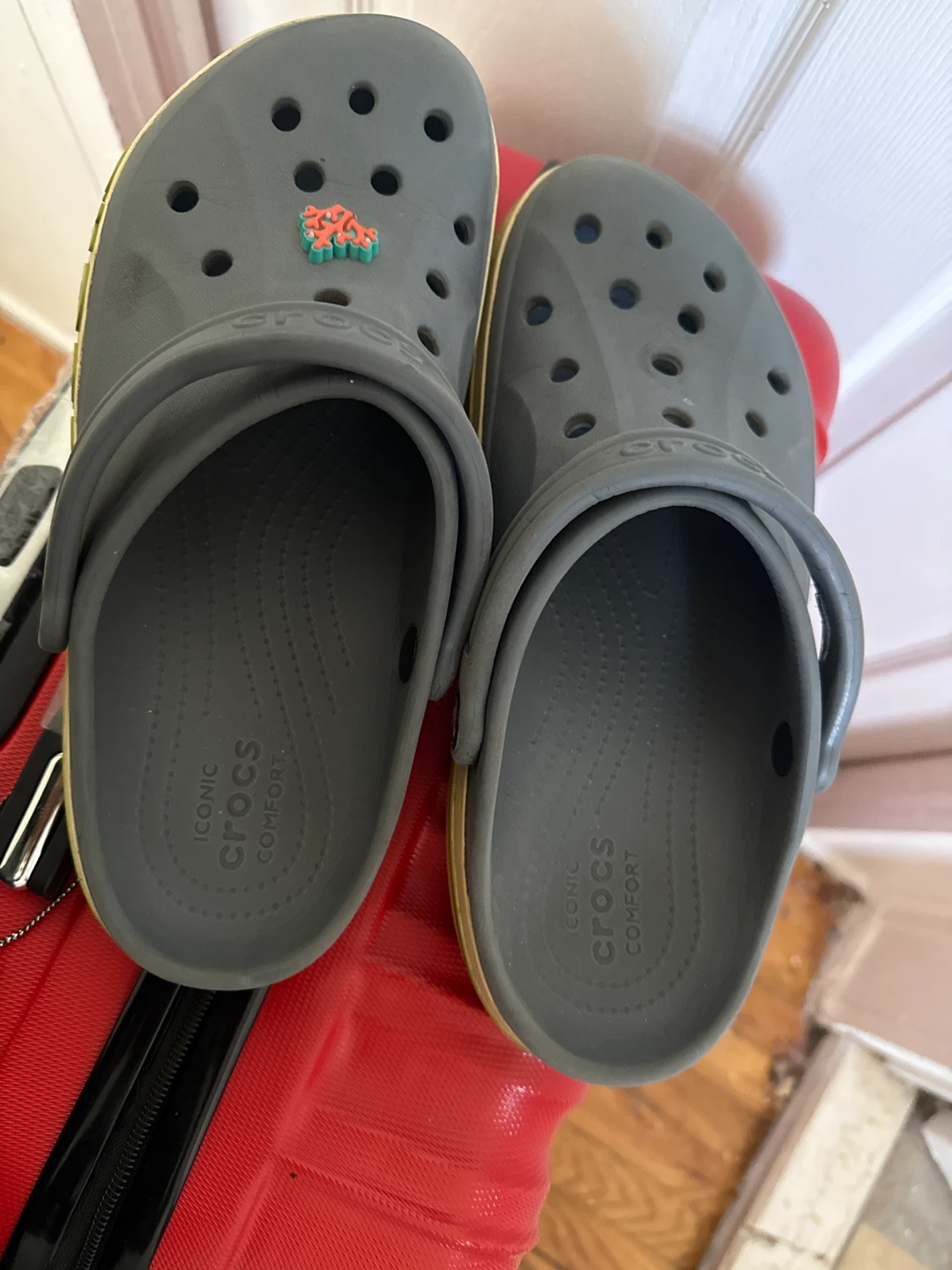 Size 9-11Crocs Slate Gray Clogs - photo 2