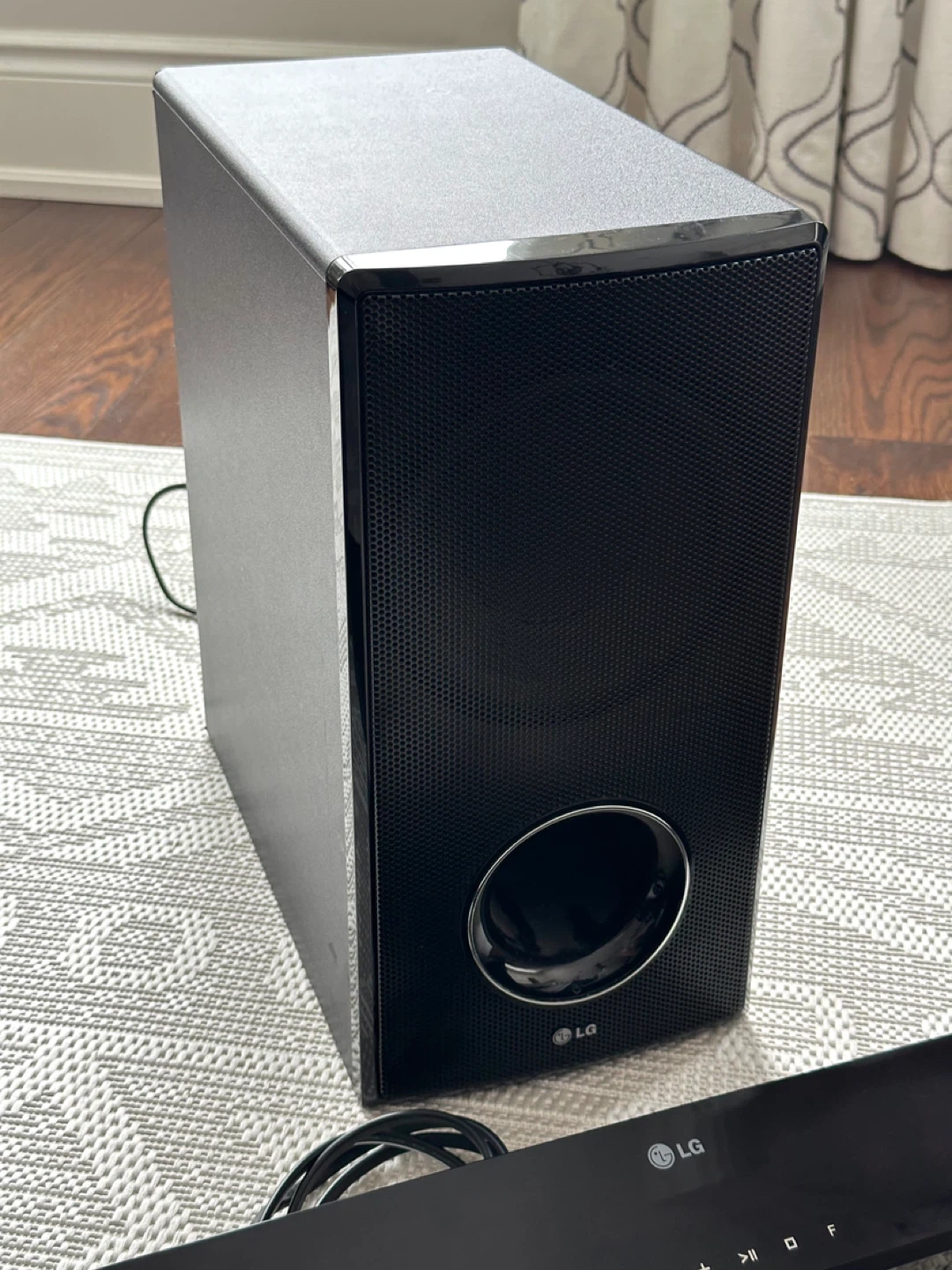 LG Subwoofer - Black - photo 2