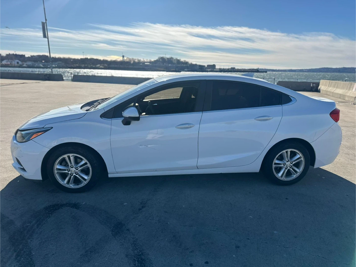 White Chevrolet Cruze Sedan - photo 4