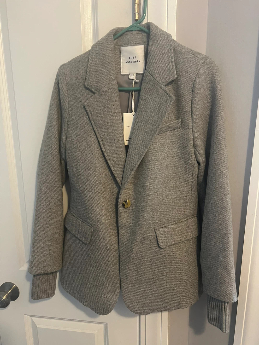 New Free Assembly Blazer XS with Sweater Cuff