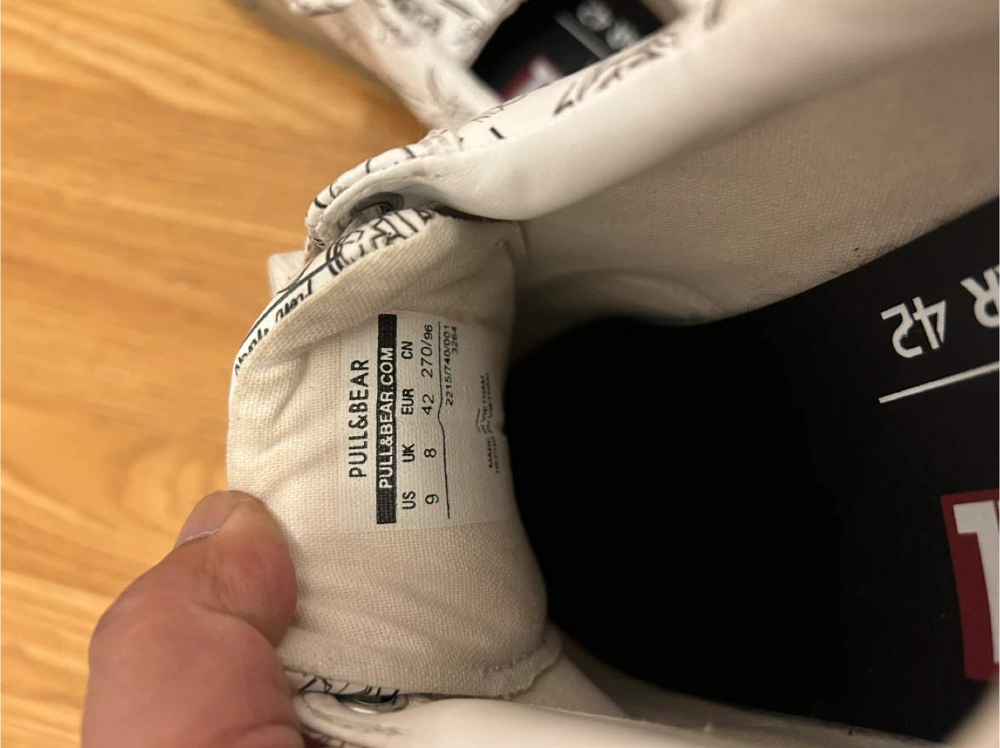 Pull&Bear Marvel Sneakers - Size 9 - photo 4