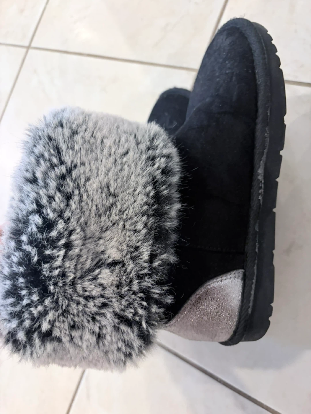 Black Winter Boots with Faux Fur Trim