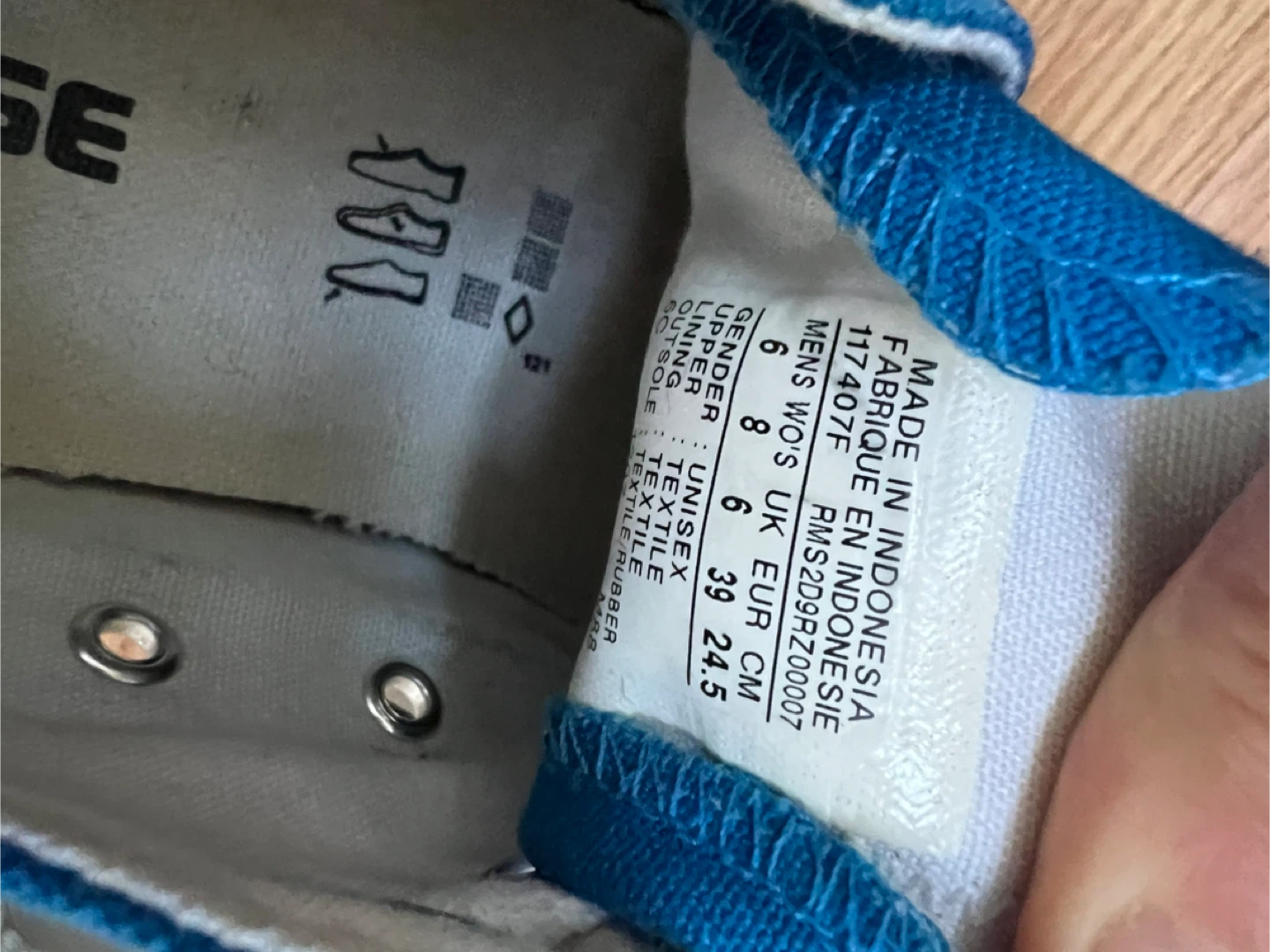 Converse Chuck Taylor All Star Blue Sneakers - Size 6 - photo 3