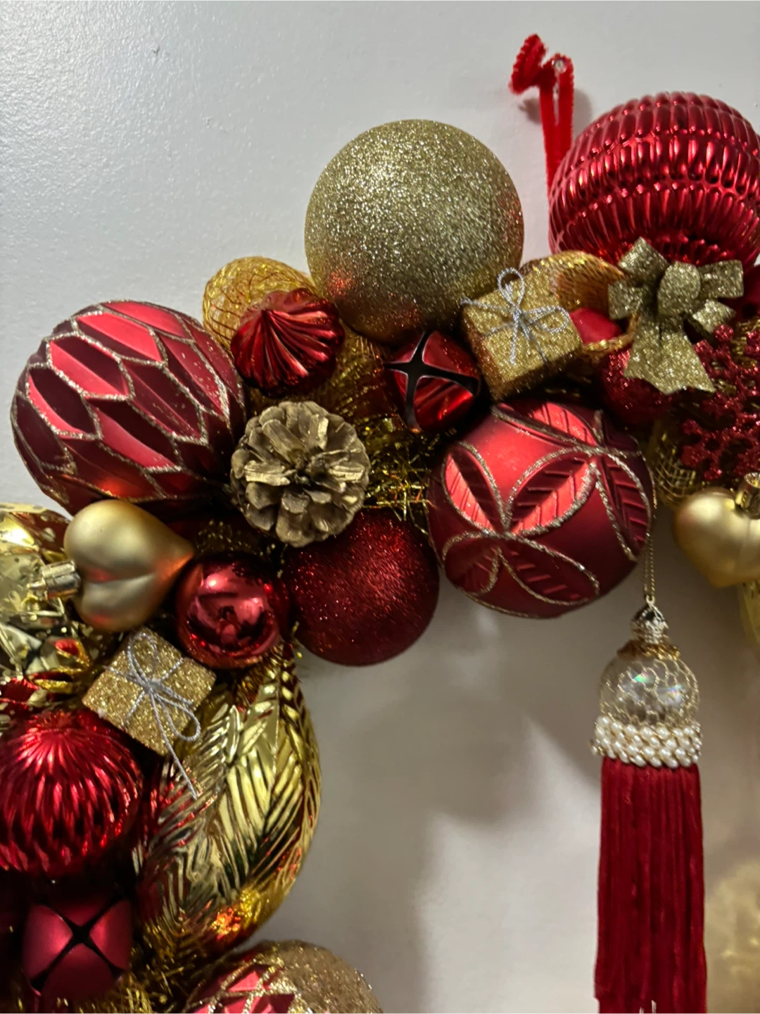beautiful Red & Gold Christmas Wreath - photo 4