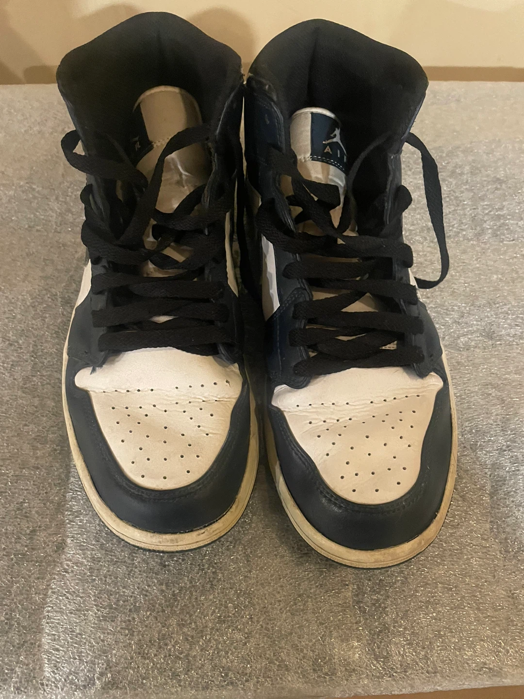 Air Jordan 1 Mid Basketball Shoes - Black/White - photo 2