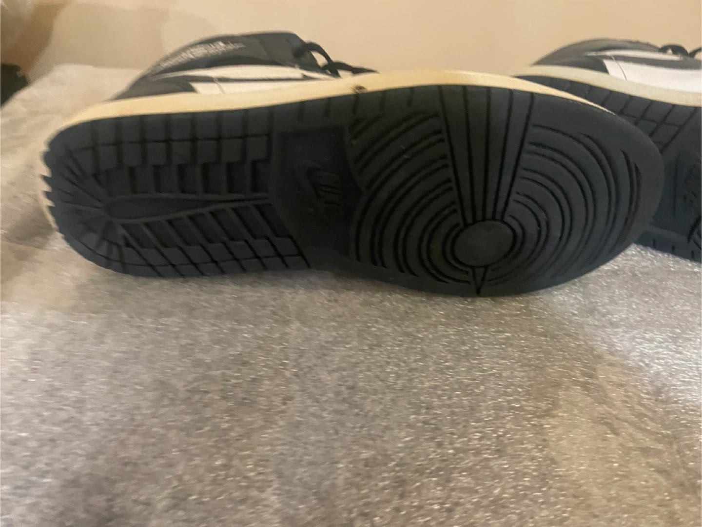 Air Jordan 1 Mid Basketball Shoes - Black/White - photo 5