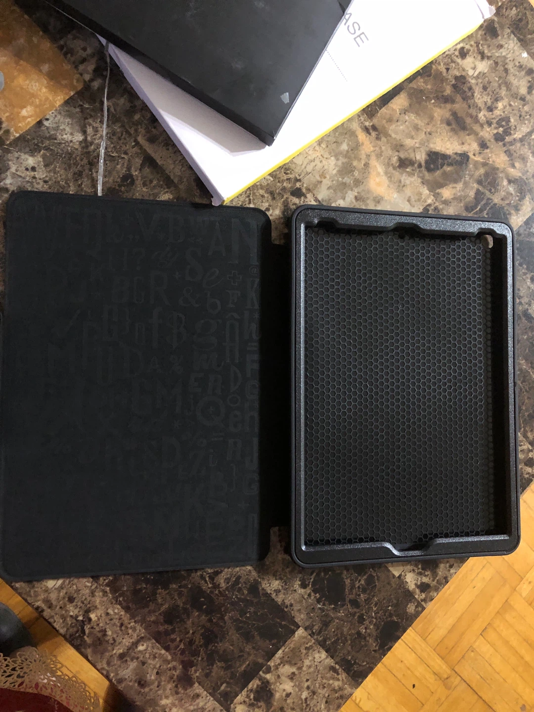 SEYMAC Stock leather iPad Case - Black - photo 3