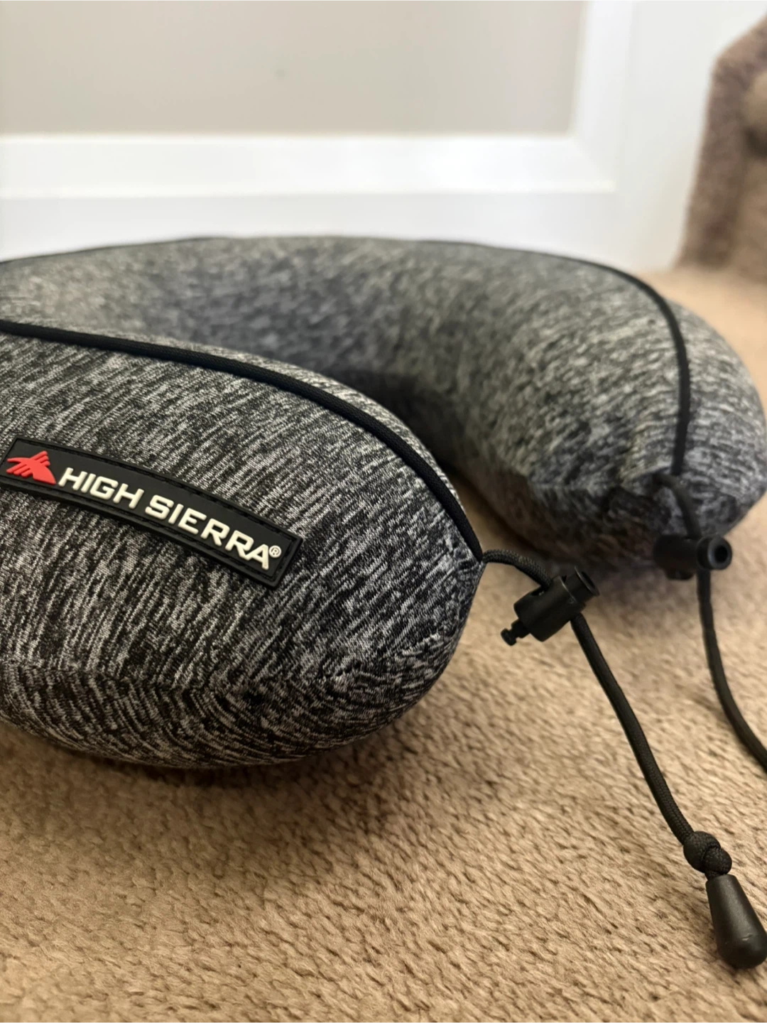 Adjustable Travel Pillow - photo 2
