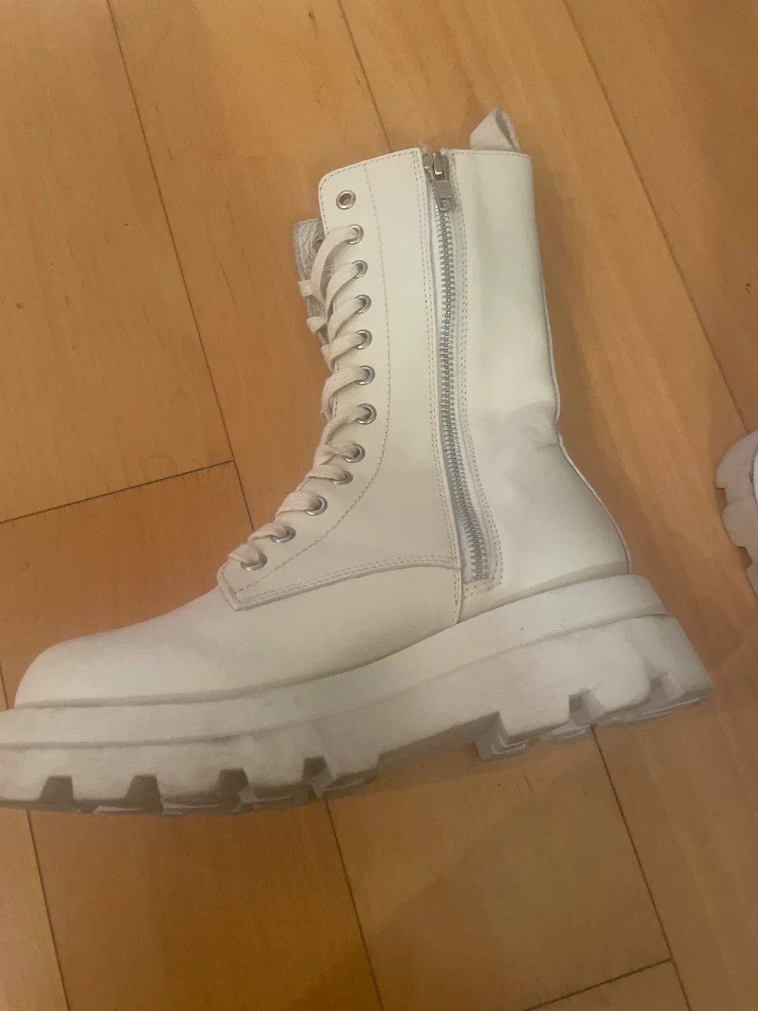 Steve Madden Ebba White Leather Boots Size 6.5 - photo 2