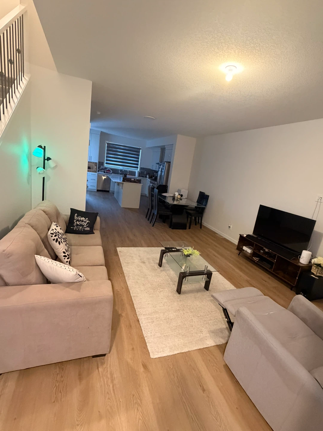 Bright Private Room in New Livingstone NE Calgary Home - photo 3