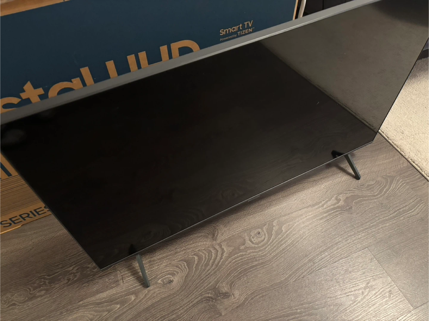 Samsung 43-inch Crystal UHD - photo 2