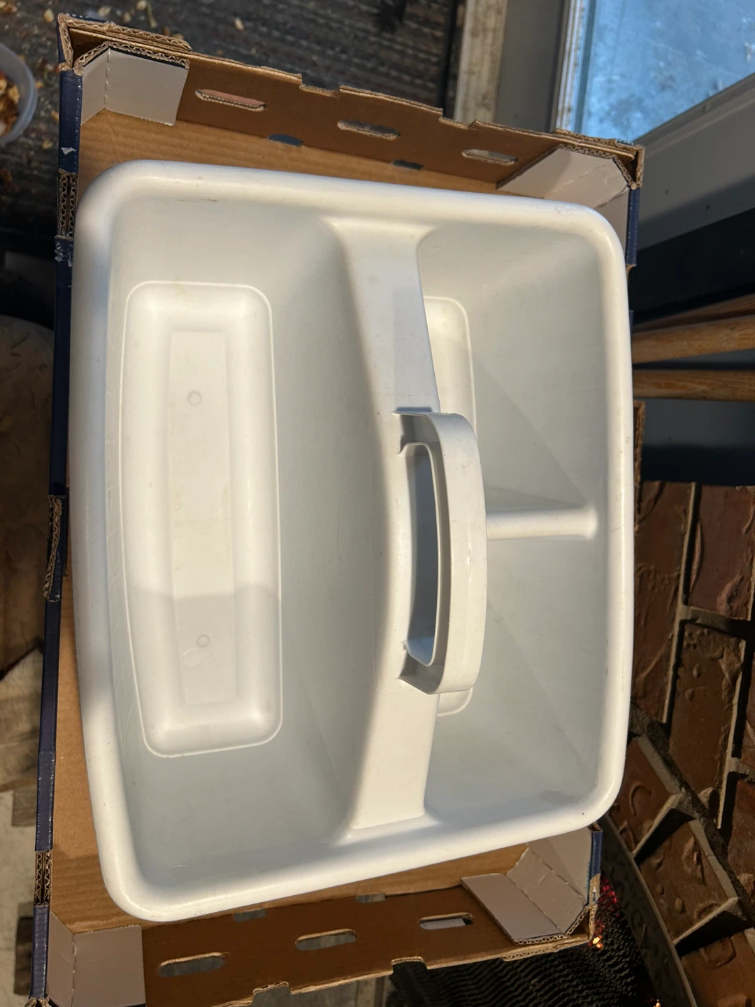White Plastic Cleaning Caddy - photo 3