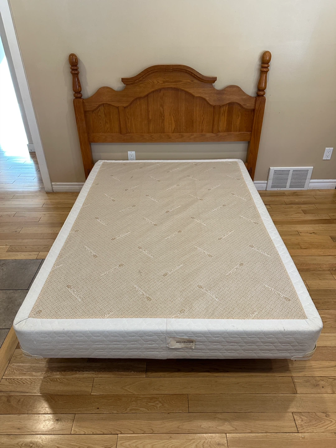 Adjustable Full - Queen Size Solid Oak Bed Set (CAN DELIVER)
