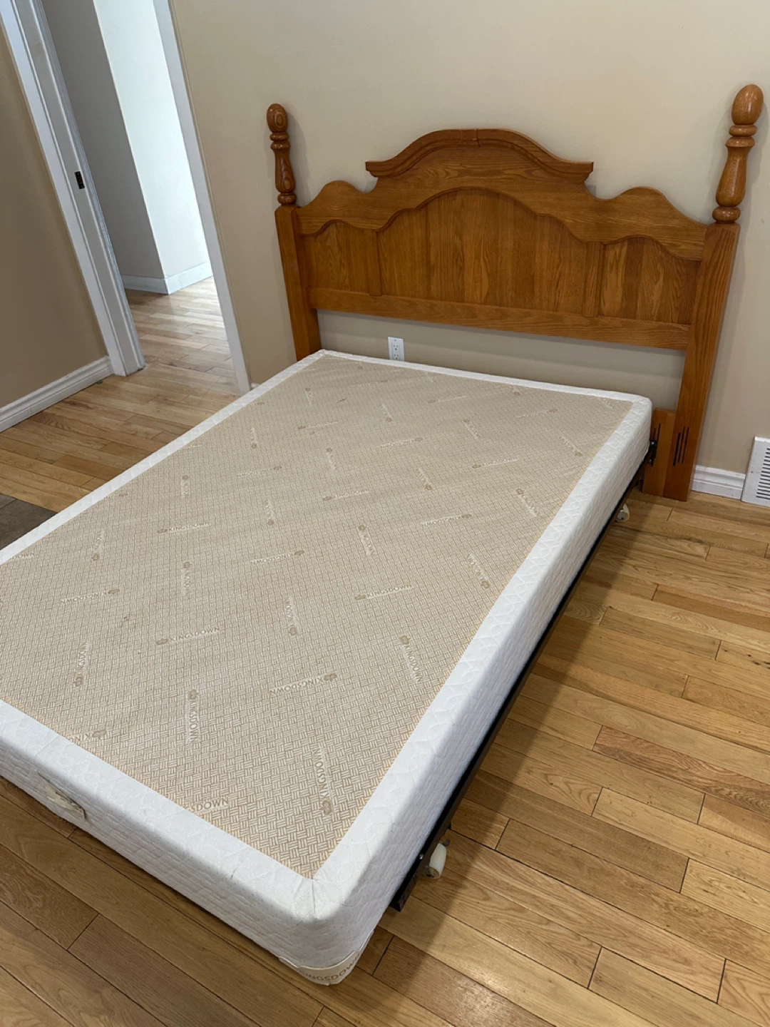 Adjustable Full - Queen Size Solid Oak Bed Set (CAN DELIVER) - photo 4