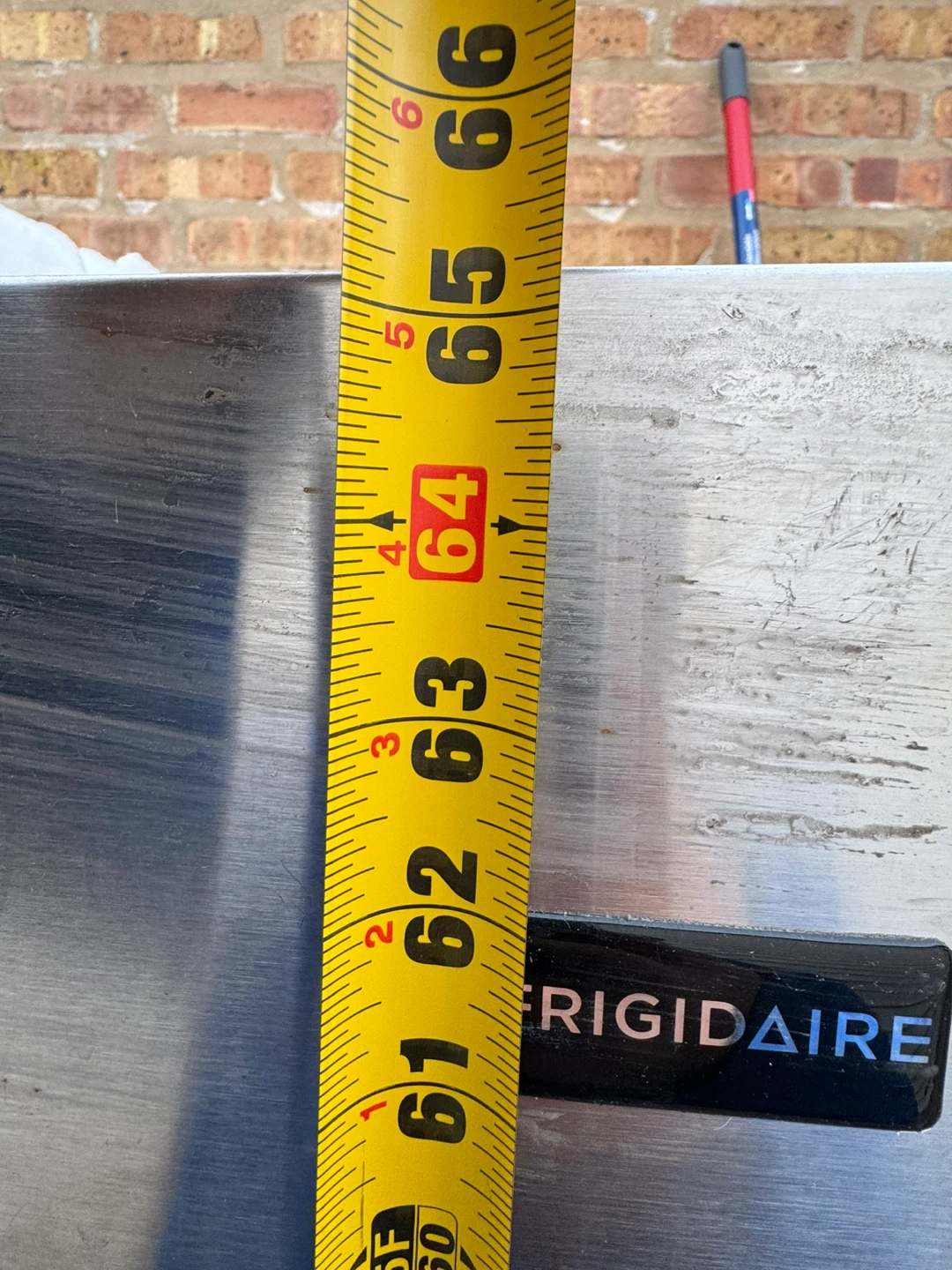 Frigidaire Top Freezer Refrigerator - photo 5