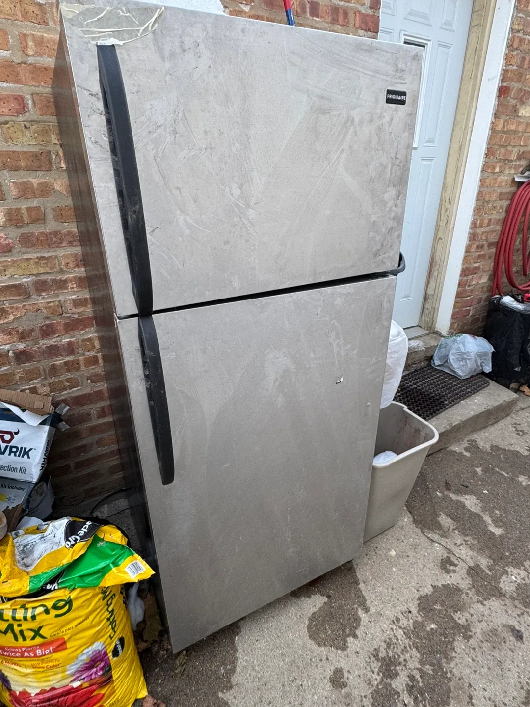 Frigidaire Top Freezer Refrigerator